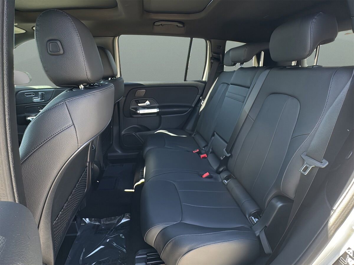 New 2026 Mercedes-Benz GLB 250 image 12