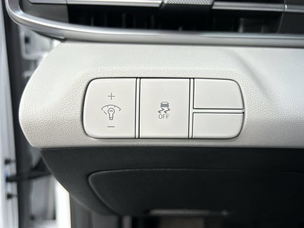 New 2026 Hyundai Elantra Limited FWD image 15