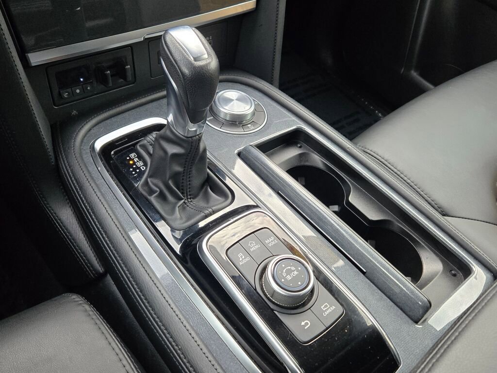 Used 2021 Nissan Armada SV w/ SV Appearance Package image 29