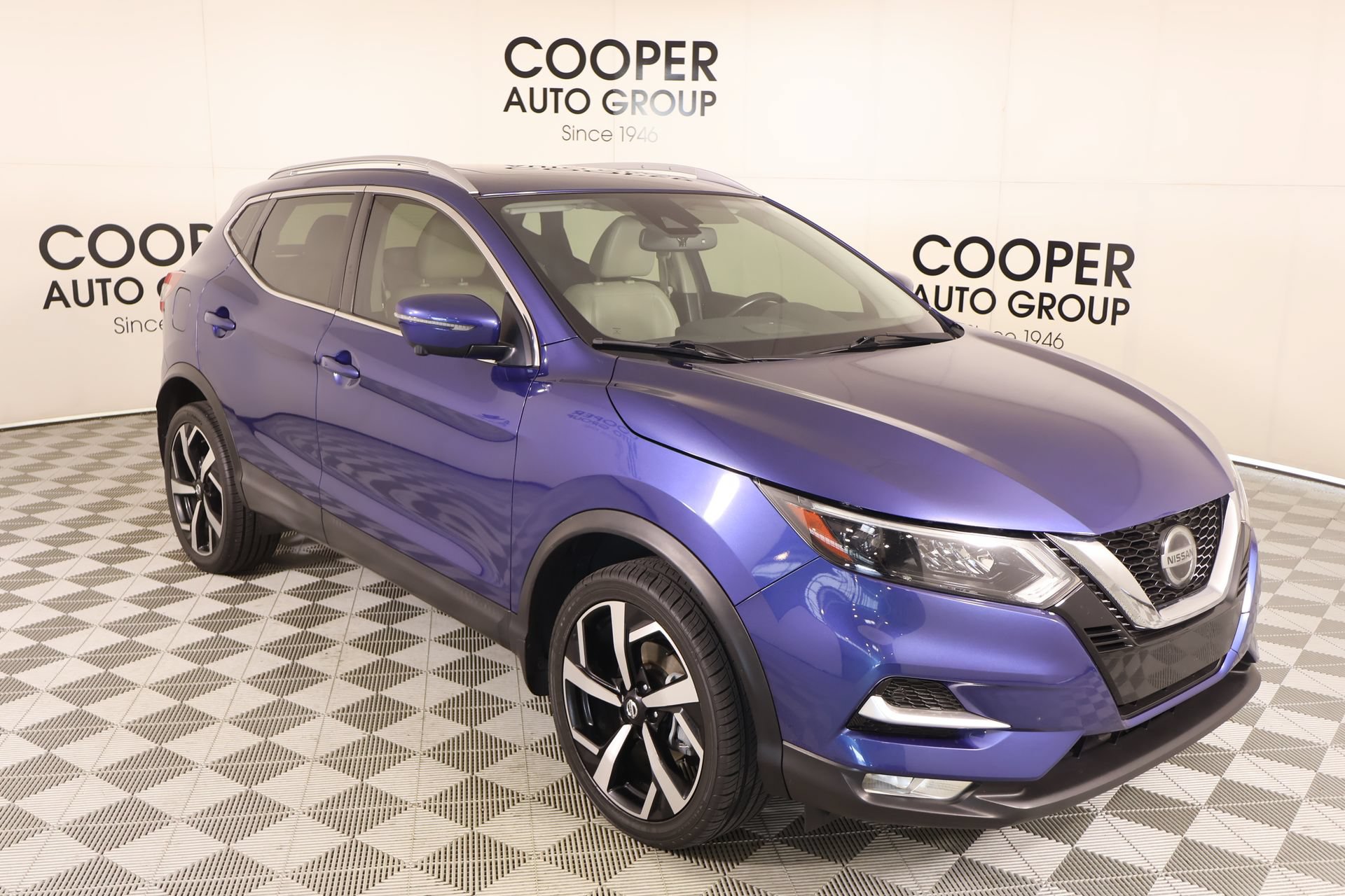 Used 2020 Nissan Rogue Sport SL w/ Premium Package FWD image 1