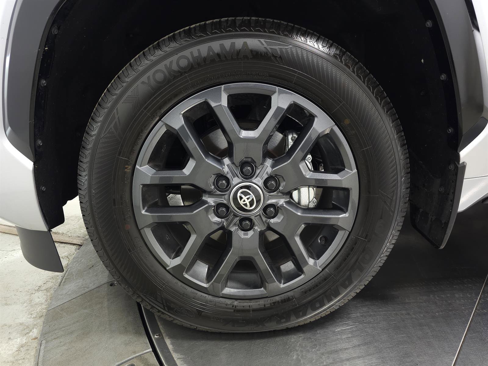 Used 2025 Toyota Sequoia Platinum image 14