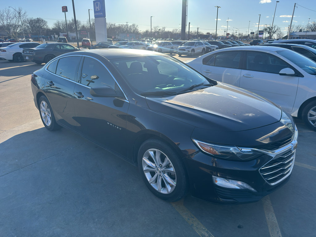 Used 2020 Chevrolet Malibu LT image 1