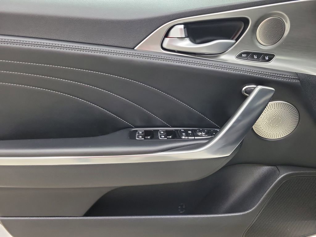 Used 2022 Kia Stinger GT2 image 21