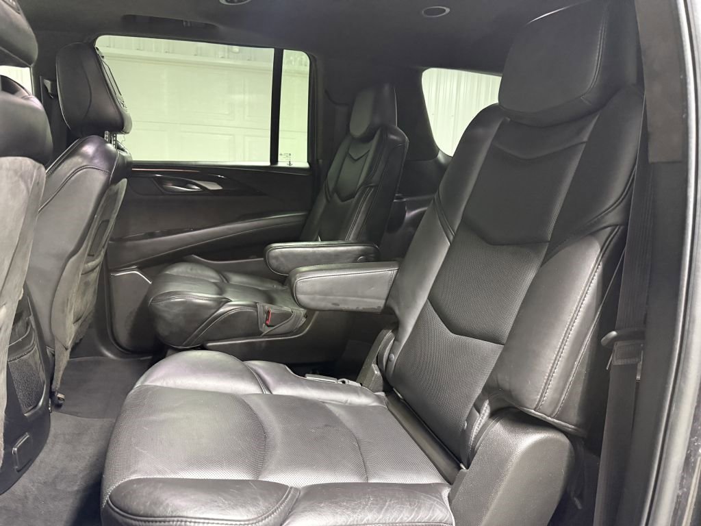 Used 2016 Cadillac Escalade ESV Platinum image 28