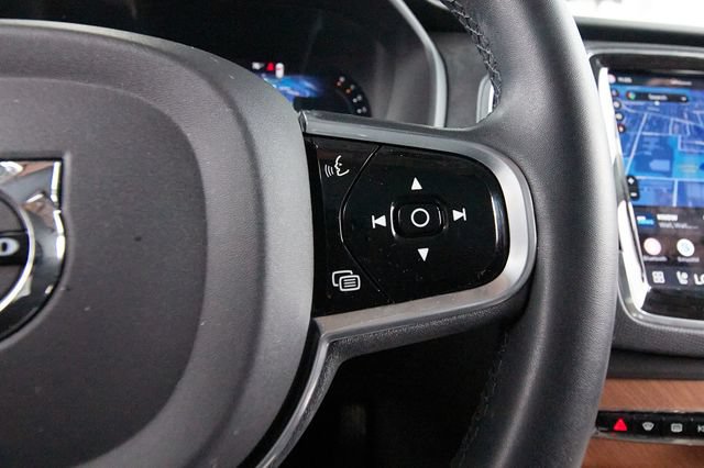 Certified 2023 Volvo XC90 B6 Plus AWD/4WD image 17