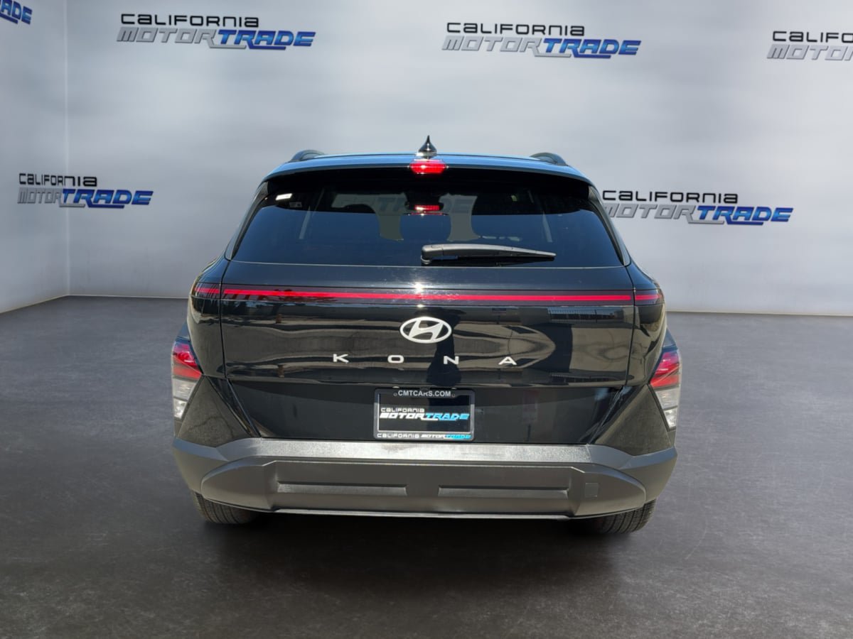 Used 2025 Hyundai Kona SEL FWD image 6