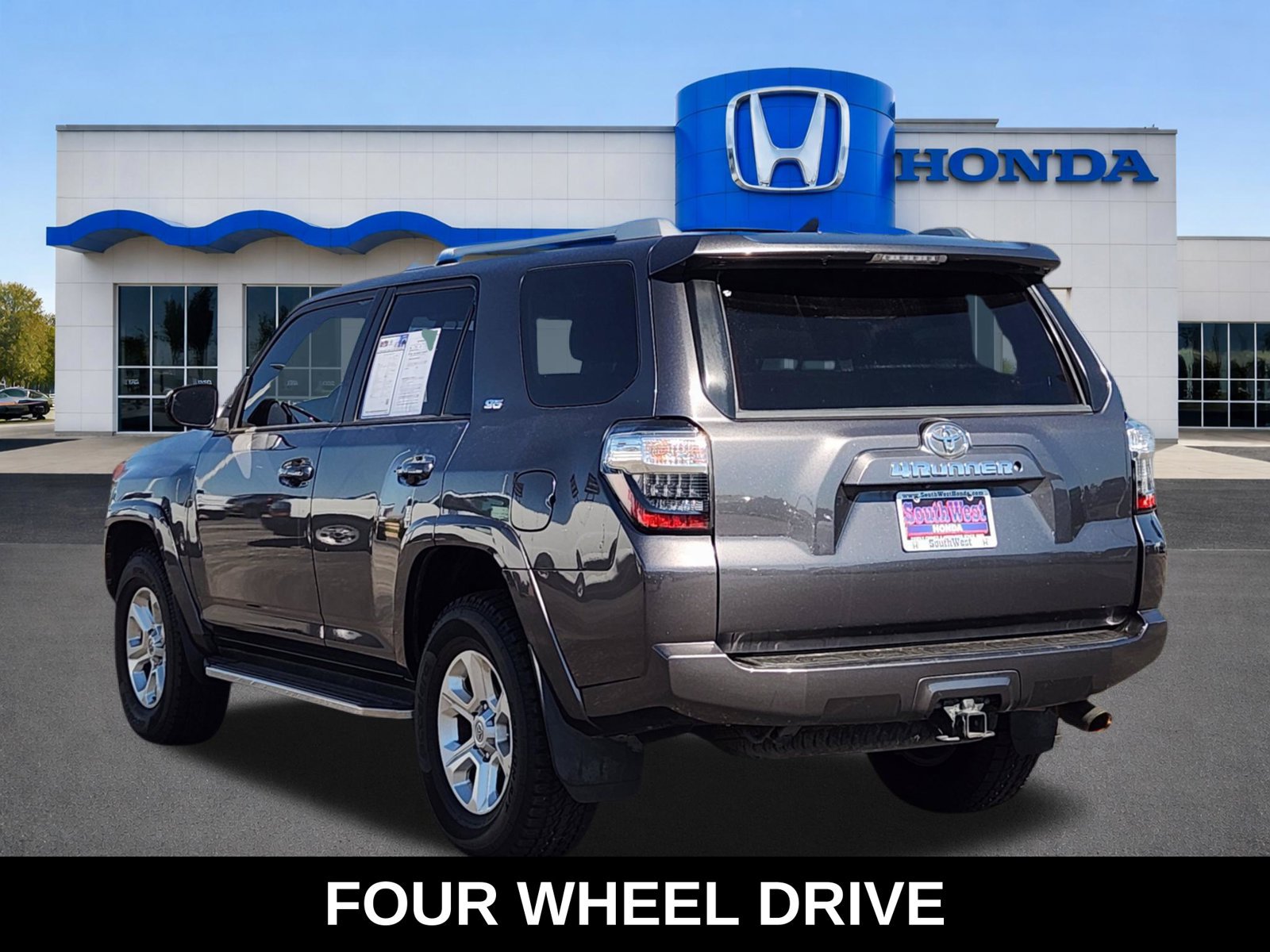 Used 2018 Toyota 4Runner SR5 Premium AWD/4WD image 4