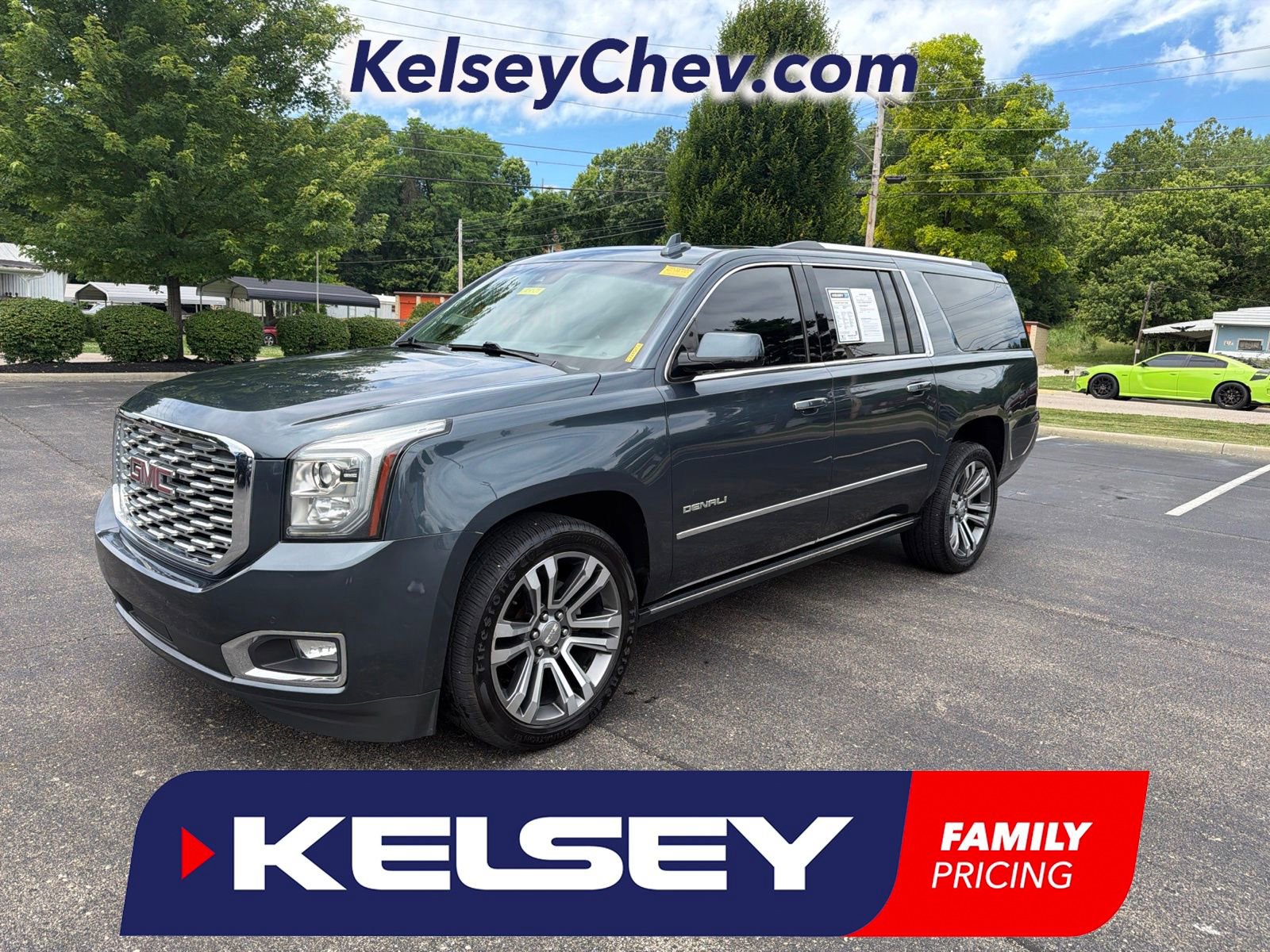Used 2019 GMC Yukon XL Denali w/ Denali Ultimate Package AWD/4WD image 1