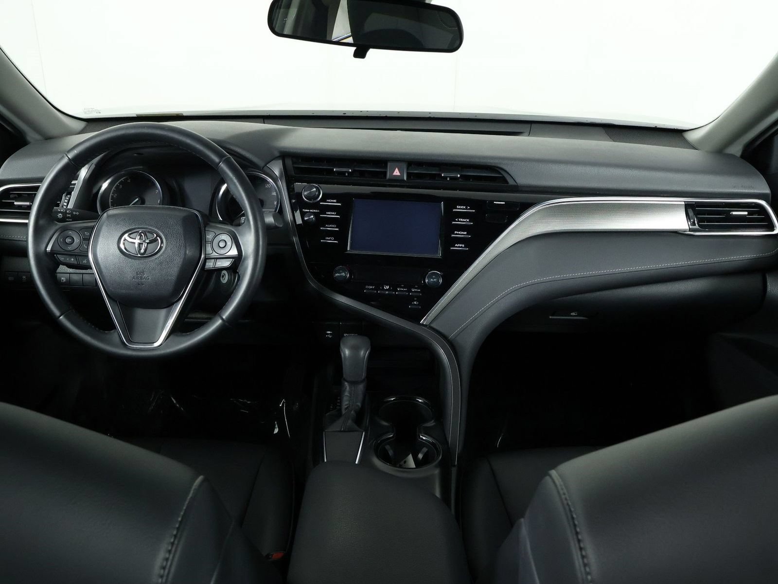 Used 2018 Toyota Camry SE FWD image 7