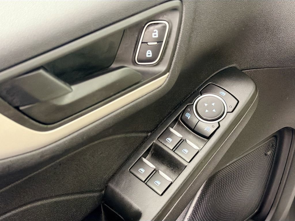 Used 2022 Ford Escape SE w/ Cold Weather Package image 17