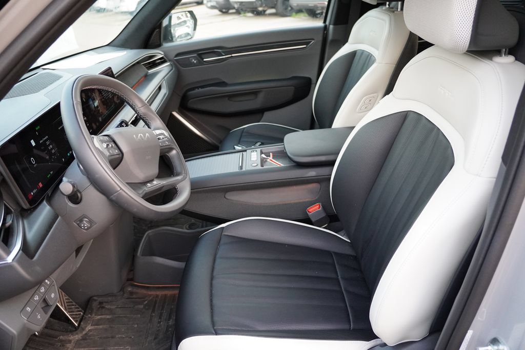 Certified 2026 Kia EV9 GT-Line AWD/4WD image 6