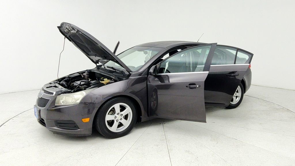 Used 2014 Chevrolet Cruze LT image 11