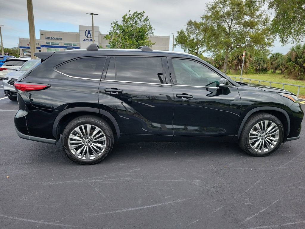 Used 2021 Toyota Highlander Platinum image 8