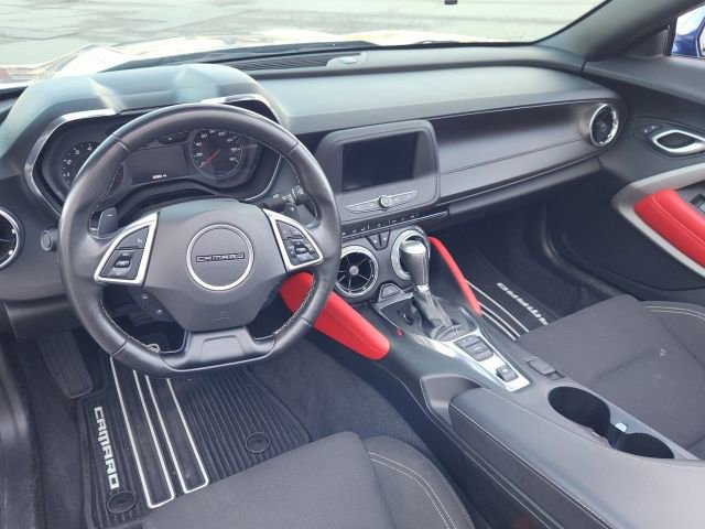 Used 2022 Chevrolet Camaro LT RWD image 8