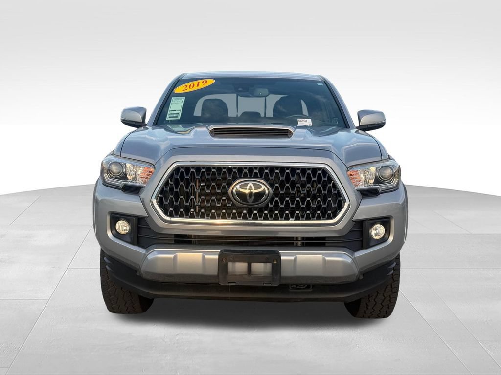 Used 2019 Toyota Tacoma TRD Sport w/ TRD Premium Sport Package AWD/4WD image 25