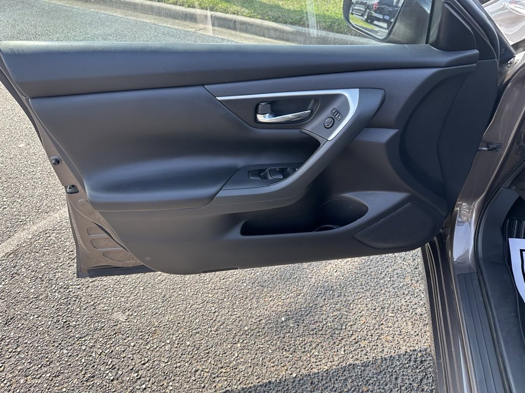 Used 2016 Nissan Altima 2.5 S w/ Power Driver Seat Package image 10