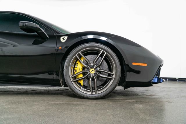 Used 2017 Ferrari 488 GTB RWD image 11