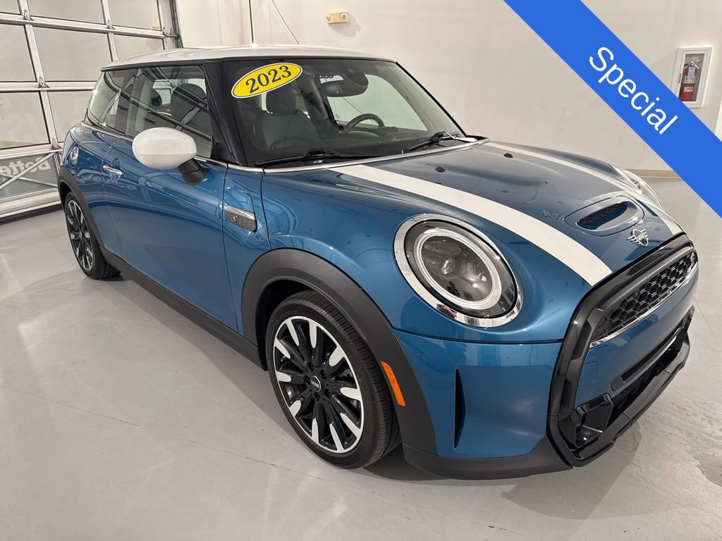 Used 2023 MINI Cooper S image 1