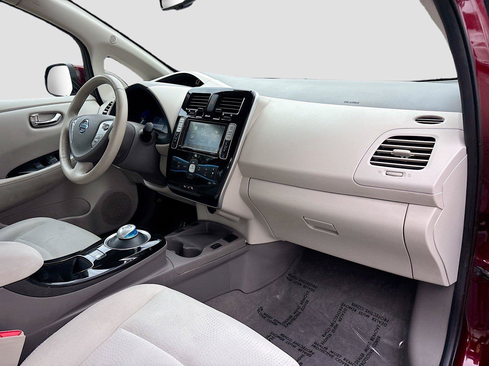 Used 2016 Nissan Leaf SV FWD image 28