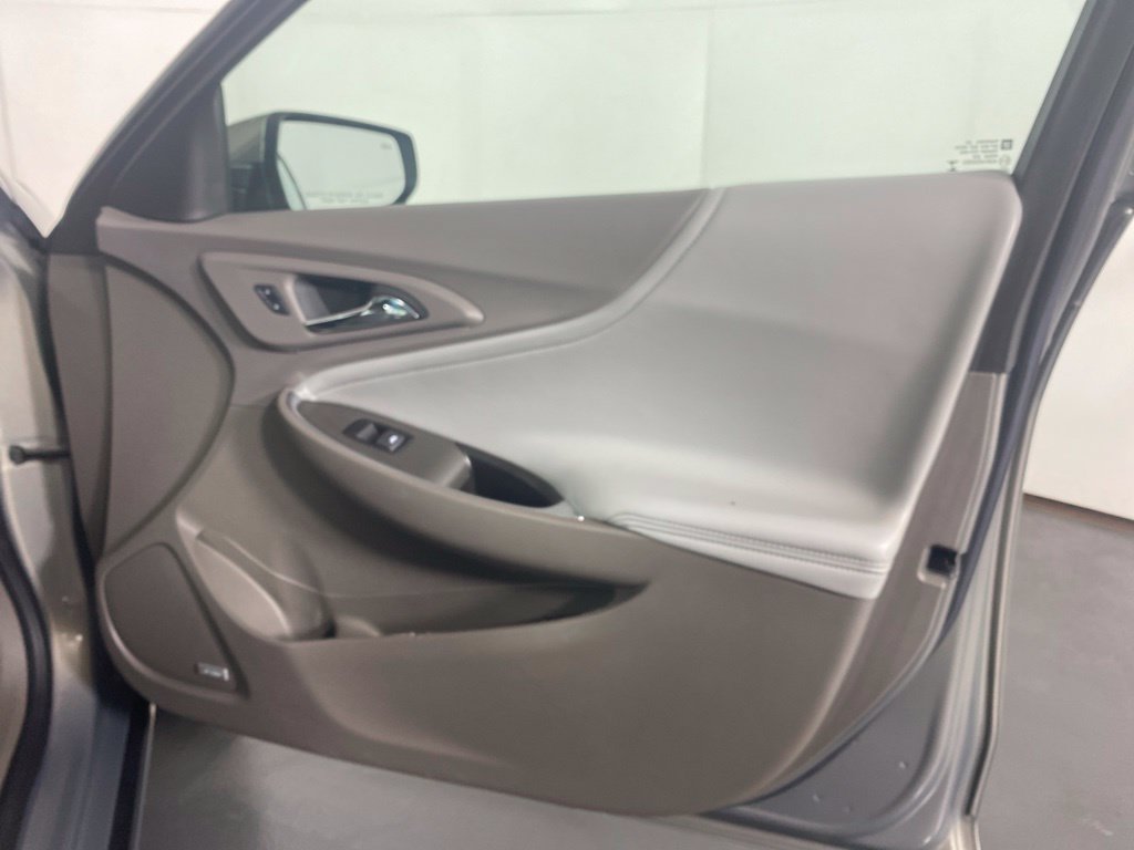 Used 2017 Chevrolet Malibu Hybrid w/ Leather Package FWD image 30