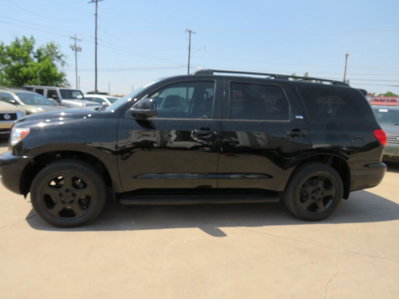 Used 2014 Toyota Sequoia SR5 w/ Sport Appearance Package image 33