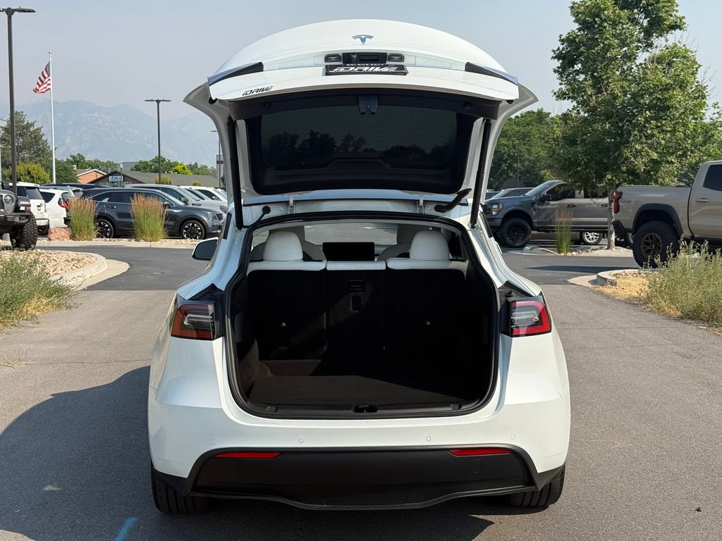 Used 2022 Tesla Model Y Long Range AWD/4WD image 12