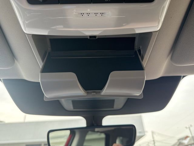 Used 2024 Nissan Pathfinder Platinum w/ Black Appearance Package image 25