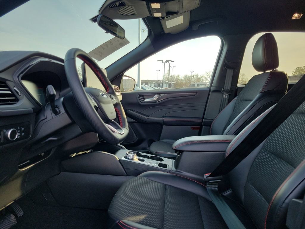 Certified 2025 Ford Escape ST-Line w/ Tech Pack #1 image 16