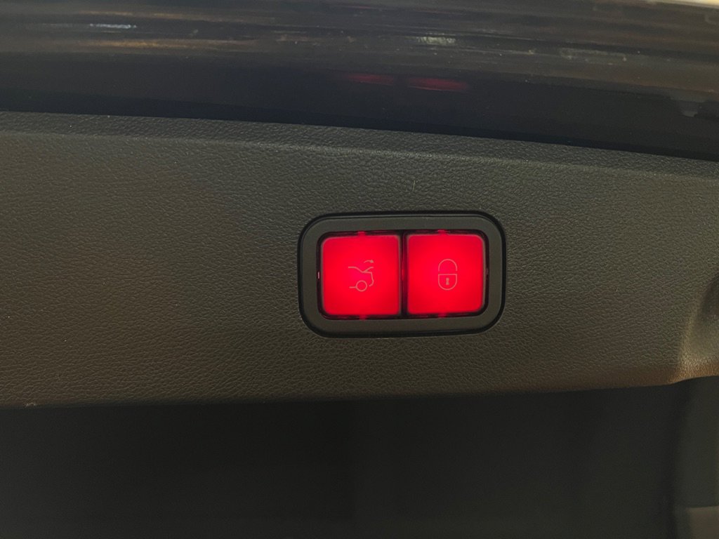 Used 2011 Mercedes-Benz E 63 AMG Sedan image 15