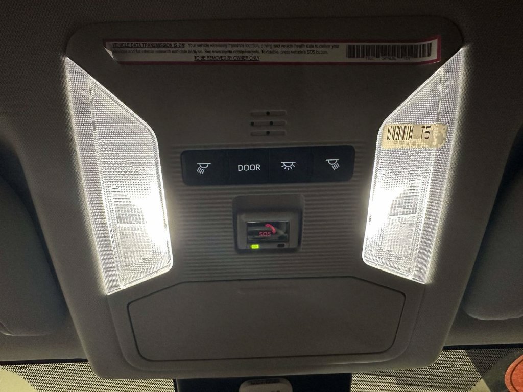 Used 2023 Toyota RAV4 LE AWD/4WD image 31