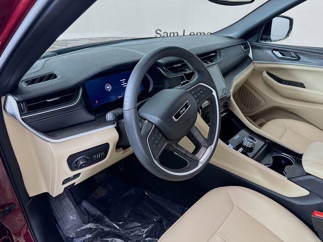 Used 2024 Jeep Grand Cherokee Limited image 9