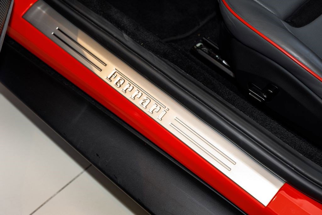 Used 2022 Ferrari Roma RWD image 27