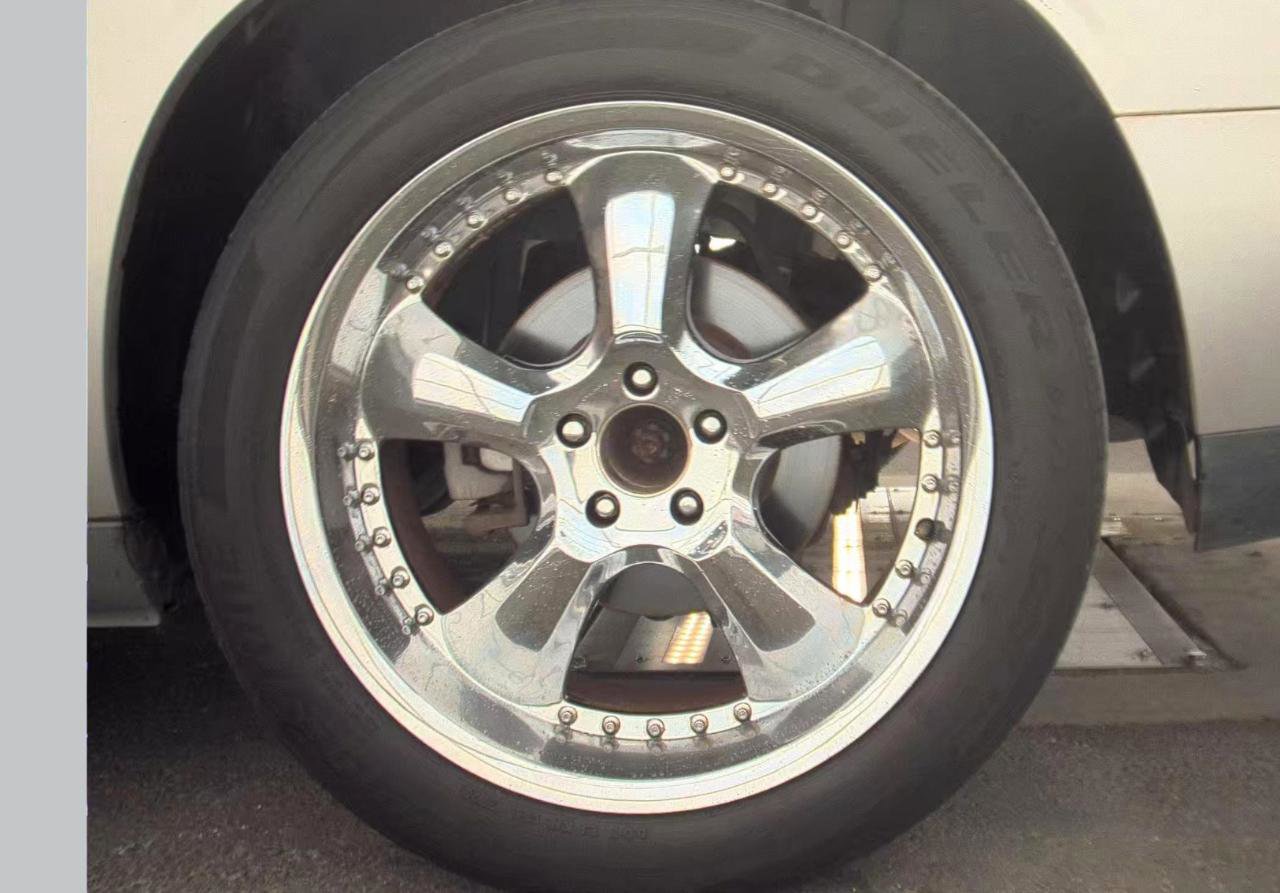 Used 2010 Dodge Challenger SE RWD image 9