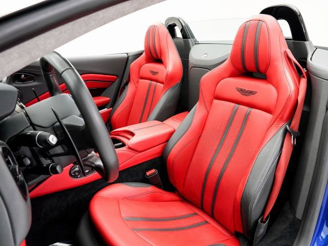 Used 2022 Aston Martin V8 Vantage Roadster image 6