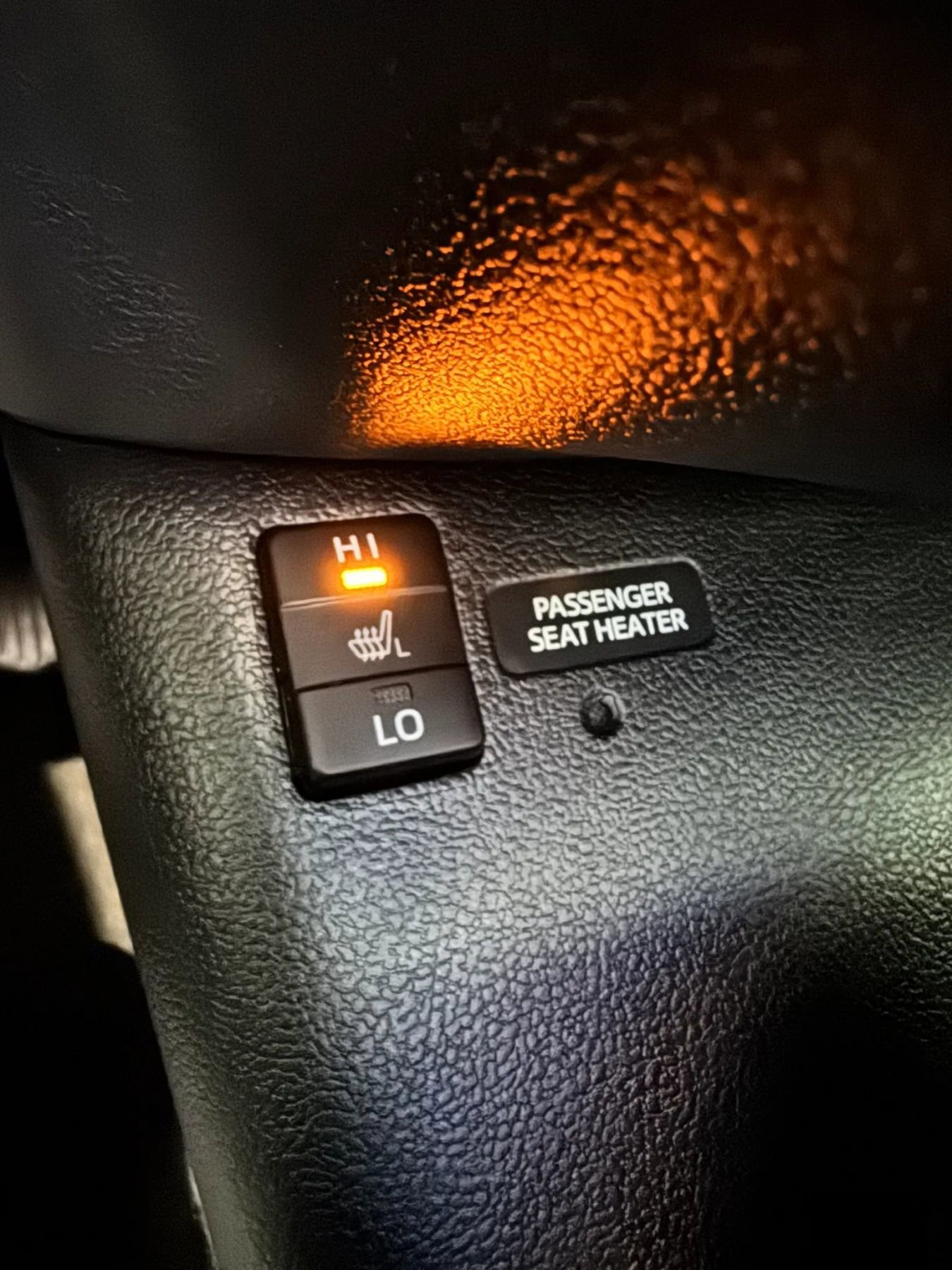 Used 2018 Toyota Prius Prime Advanced image 32