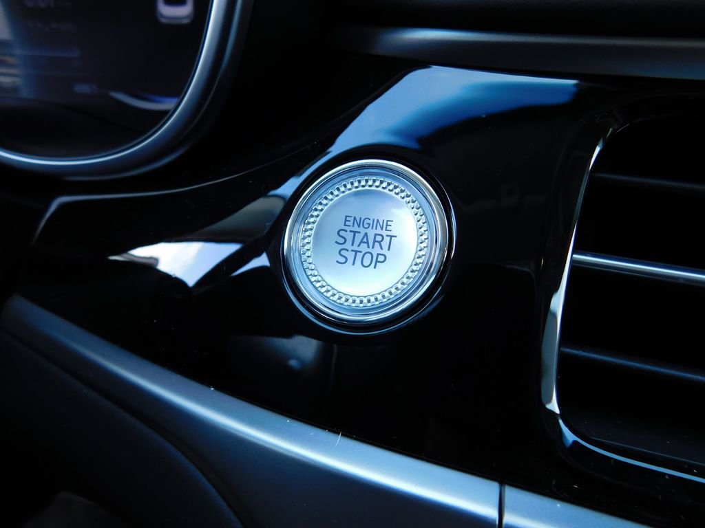 Used 2026 Genesis G70 2.5T image 19