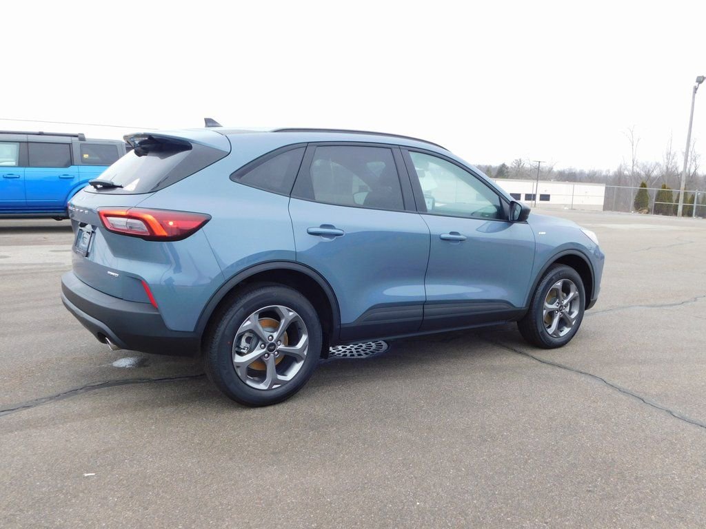New 2026 Ford Escape ST-Line w/ Cold Weather Package AWD/4WD image 3