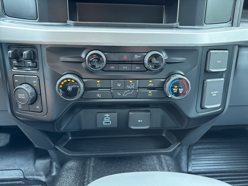 New 2026 Ford F250 XL w/ FX4 Off-Road Package AWD/4WD image 24