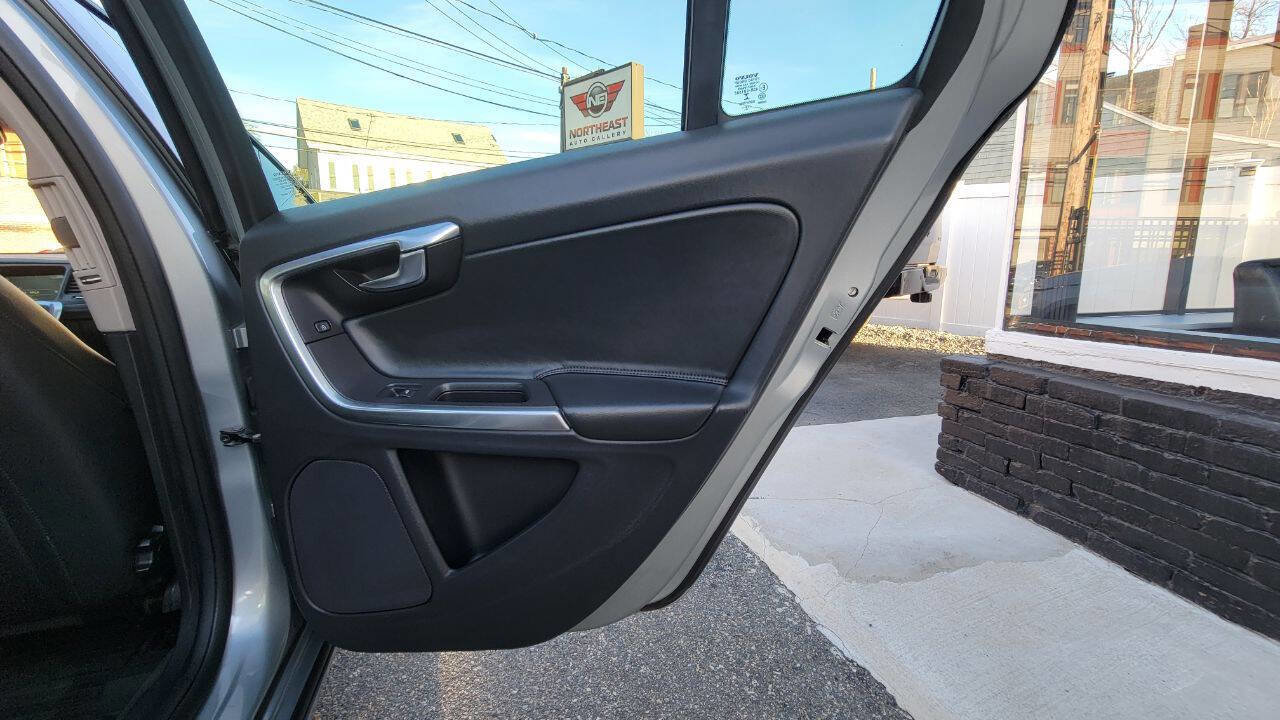 Used 2017 Volvo S60 T5 Dynamic image 26