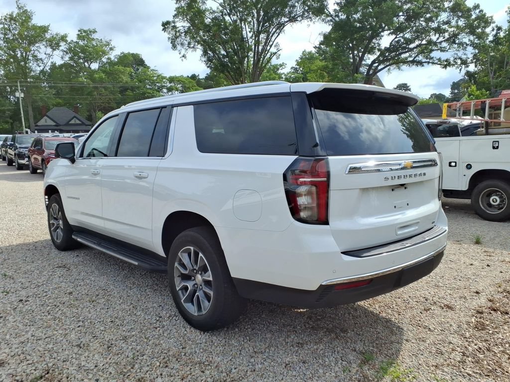 Used 2024 Chevrolet Suburban LT w/ LT Signature Plus Package AWD/4WD image 6