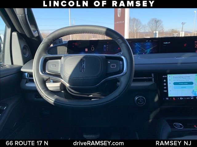 Used 2025 Lincoln Navigator Reserve w/ Jet Appearance Package image 25