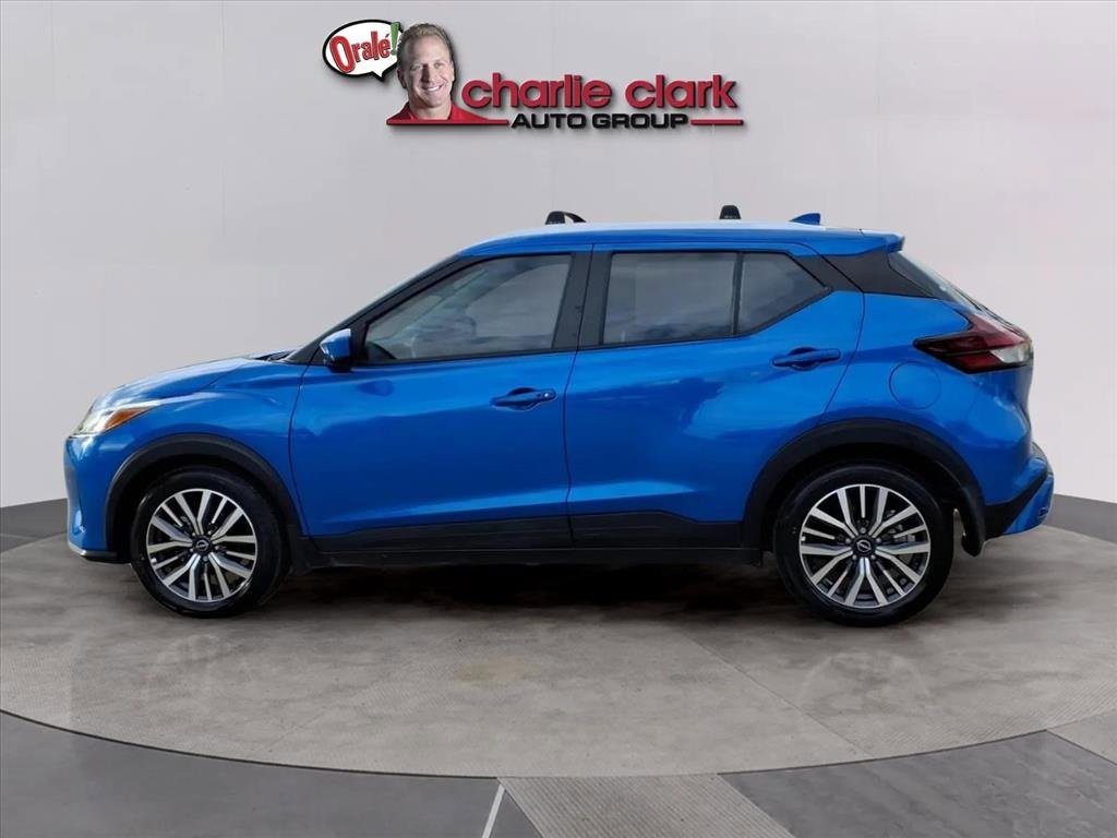 Used 2024 Nissan Kicks SV w/ Exterior Package image 2