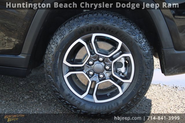 Used 2023 Jeep Grand Cherokee Trailhawk image 7