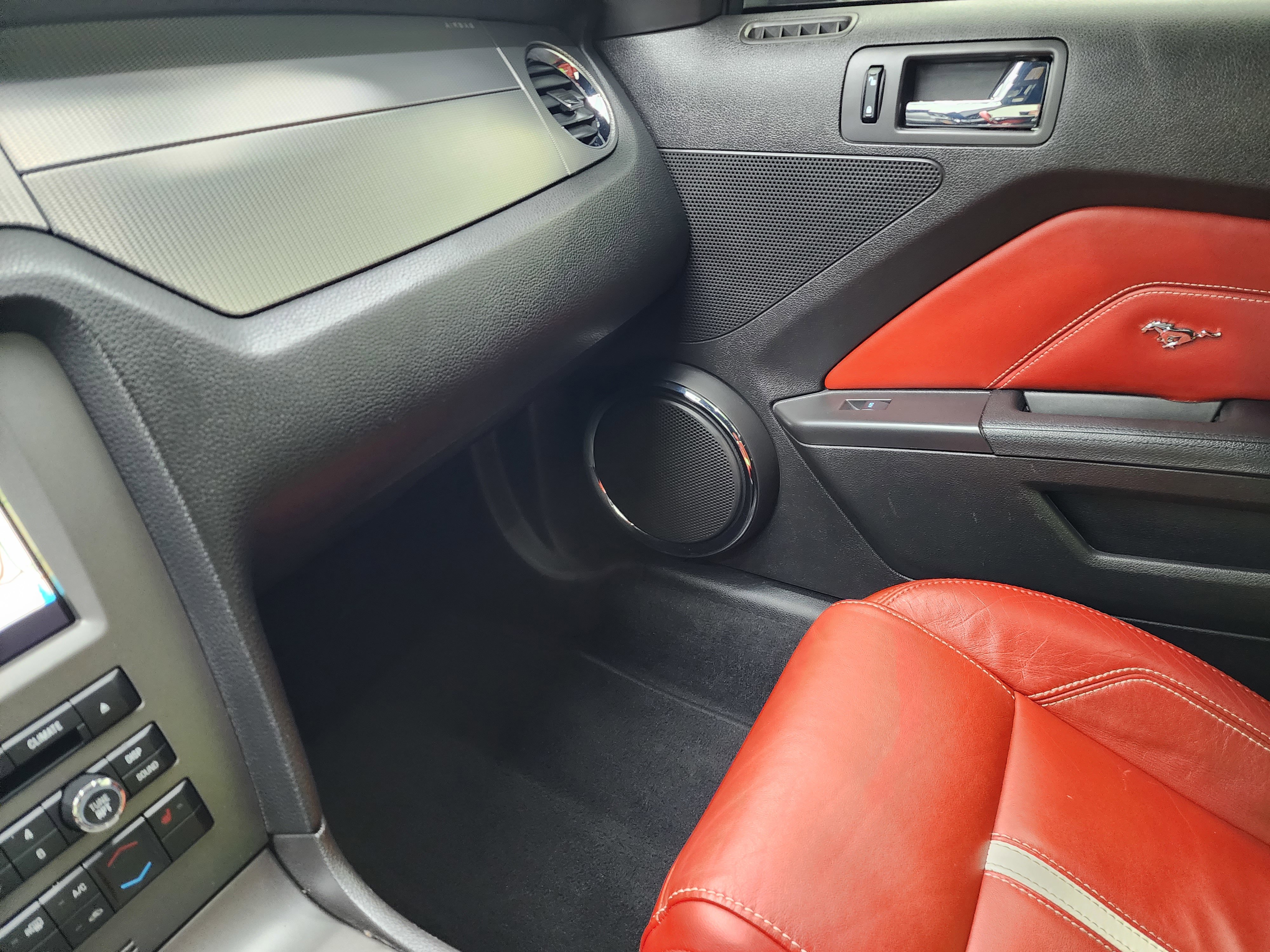 Used 2010 Ford Mustang GT Premium image 13