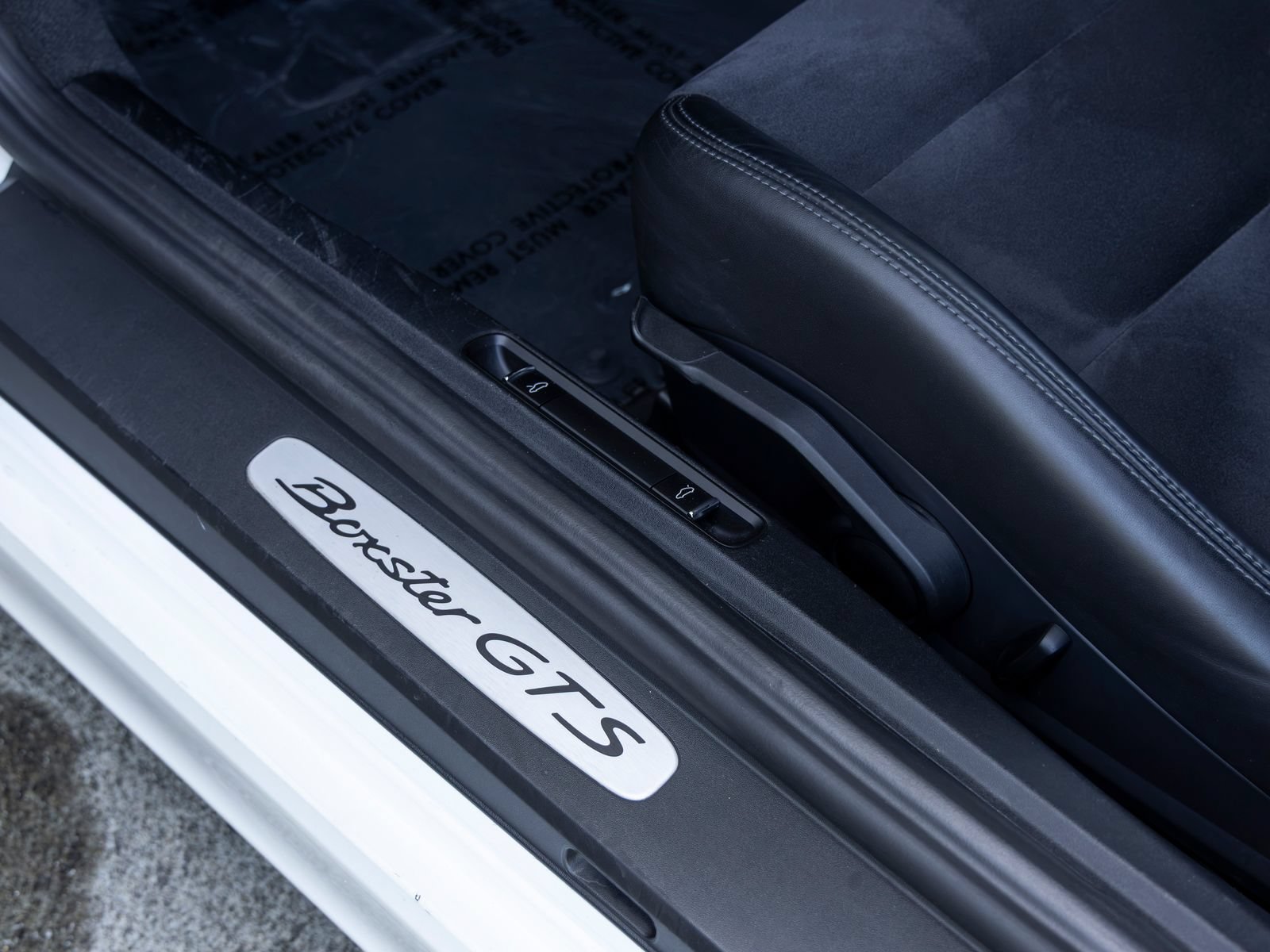 Certified 2015 Porsche Boxster GTS RWD image 38
