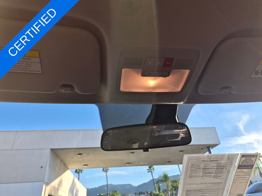 Used 2025 Hyundai Venue Limited image 15