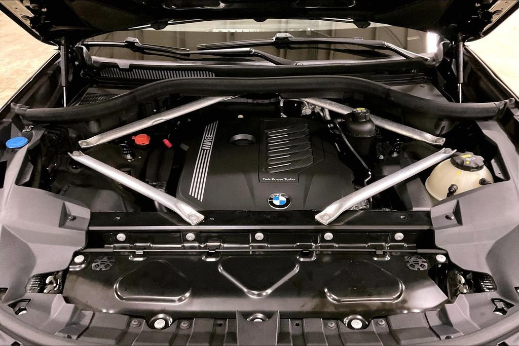 Used 2019 BMW X7 xDrive40i w/ Cold Weather Package image 10