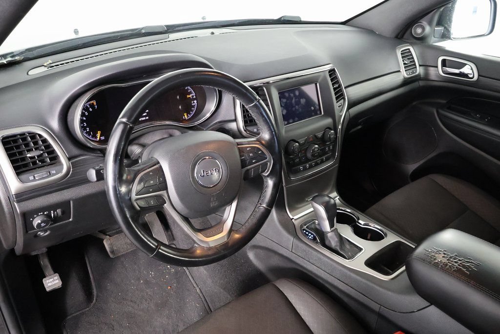 Used 2021 Jeep Grand Cherokee Laredo RWD image 6