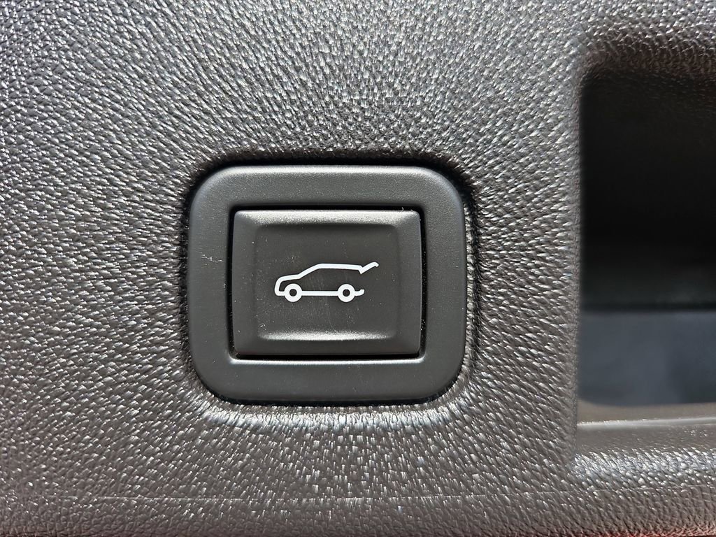 Used 2024 Chevrolet Equinox RS w/ RS Leather Package image 13