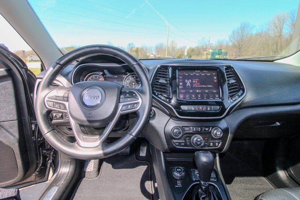 Used 2021 Jeep Cherokee Limited w/ Elite Package image 31